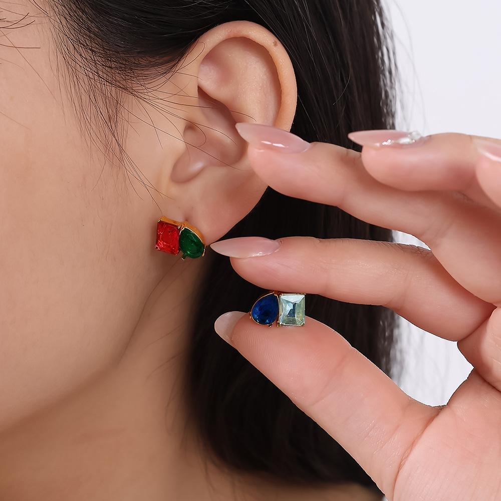 2026 Inlaid Gemstone-plated 18K Gold Earrings European and American Fashion Light Luxury Earrings Women