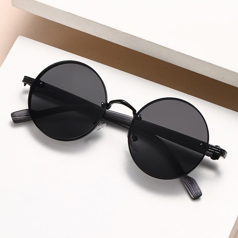 New Fashion Oval Sunglasses Men Women Punk Cool Gradient Shades Retro Metal Driving Sun Glasses UV400 Eyewear