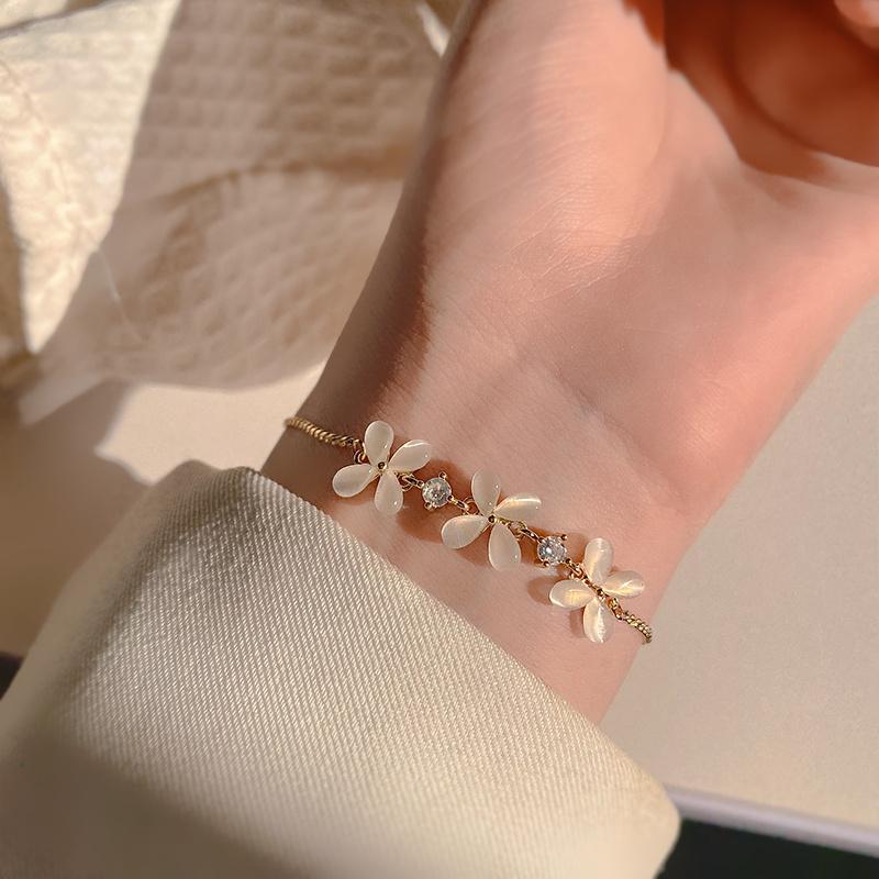 Women s Adjustable Gold Flower Bracelet Delicate Full Rhinestone Design Elegant Jewelry Gift For Wedding Party