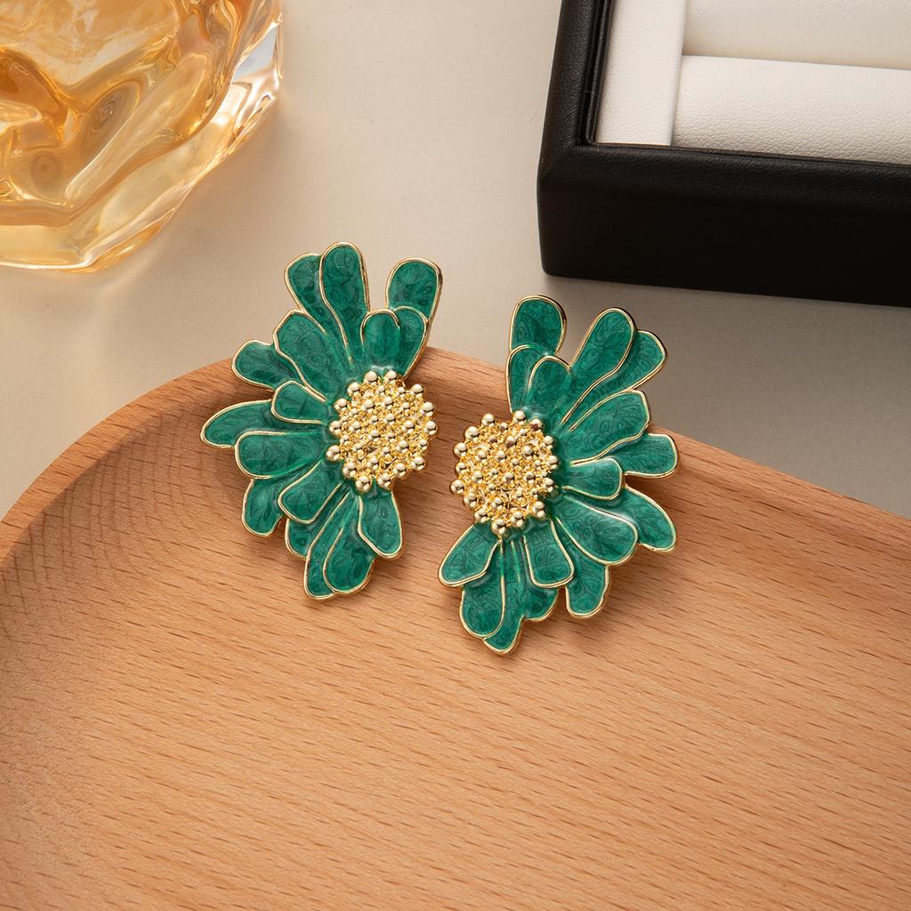 French Vintage Layered Daisy Flower Stud Earrings for Women Sweet Niche Fashion Jewelry Party Accessories Gifts