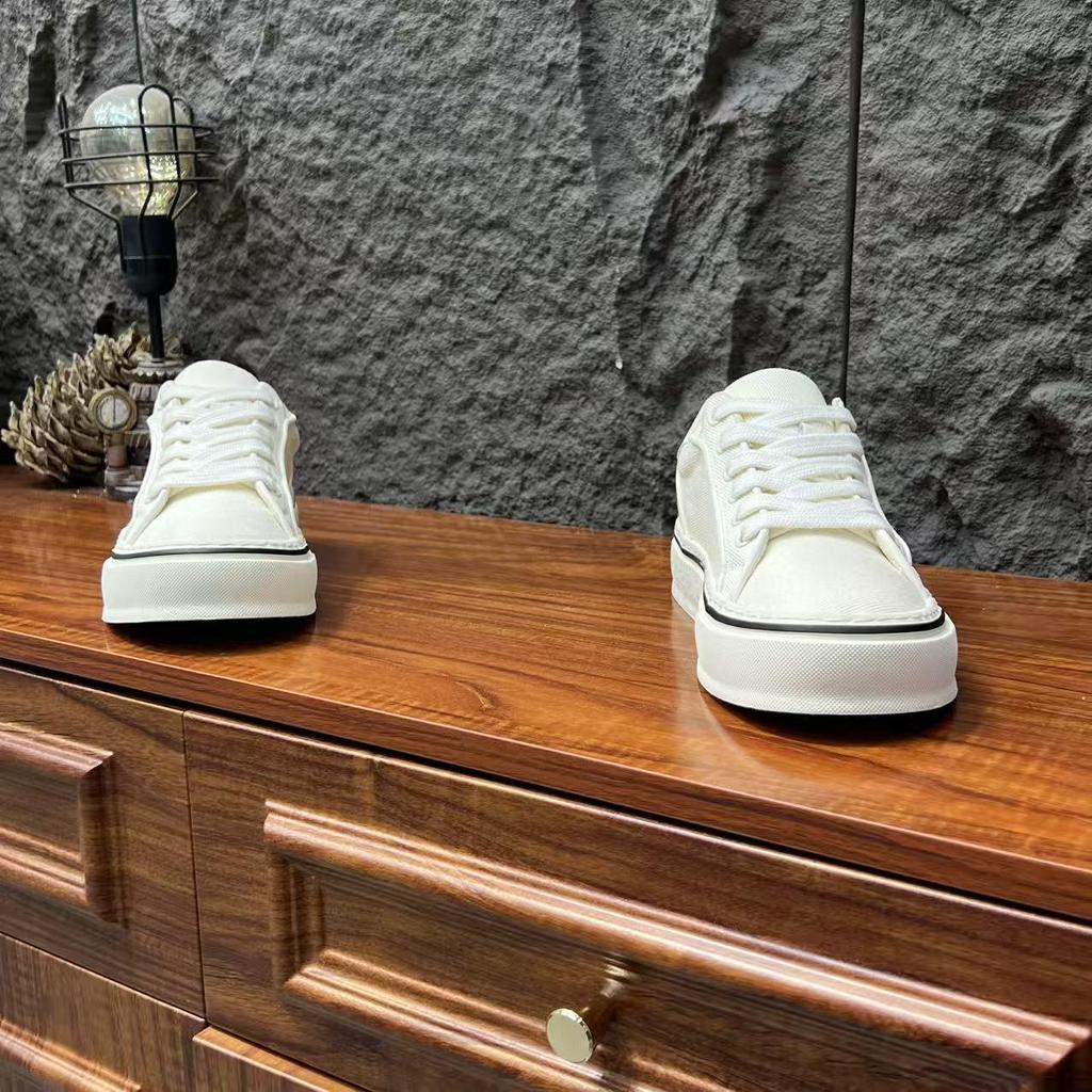 Men 's Casual Spring Fashion Skateboarding Students Comfortable Sneakers Boys Trending Soft Sole Breathable Shoes