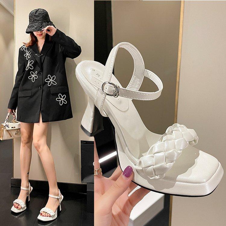 

Fashion temperament European and American style 2025 summer new women s shoes square head woven thick sole word with high heels sandals women 35 белый