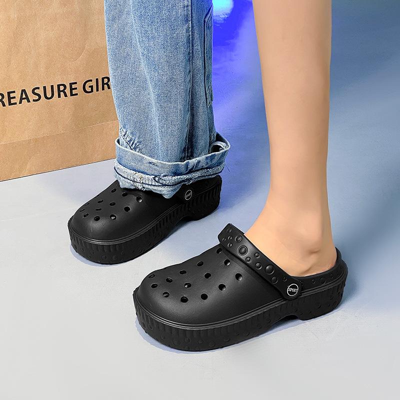 New ModelSolid Color Hole Shoes Women Wear Bag Head Slippers Step On Shit Feeling Thick Sole Non-Slip Beach Sandals Women