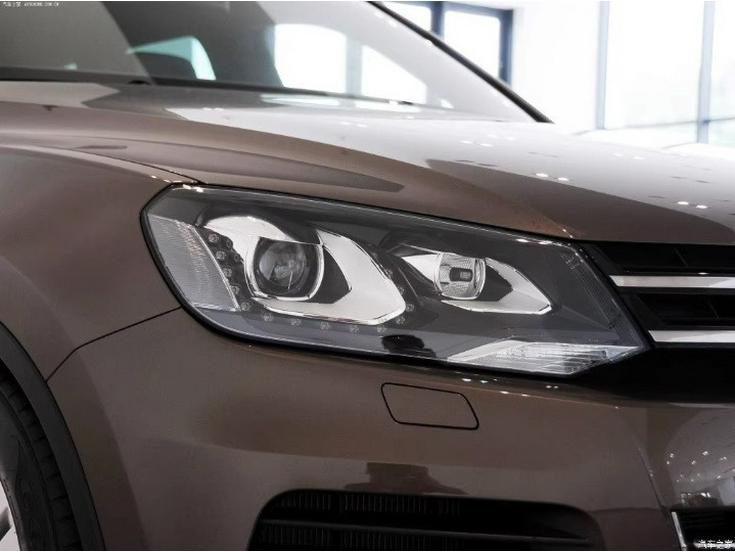 Kompatibilní zadní kryt světlometu pro 2011-2014 Volkswagen Touareg - Černý plastový zadní kryt