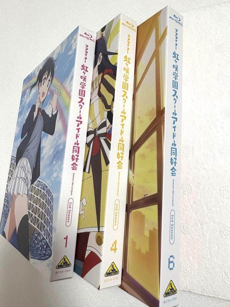 [USED] Nijigasaki High School Idol Club Blu-ray Volumes 1, 4, and 6