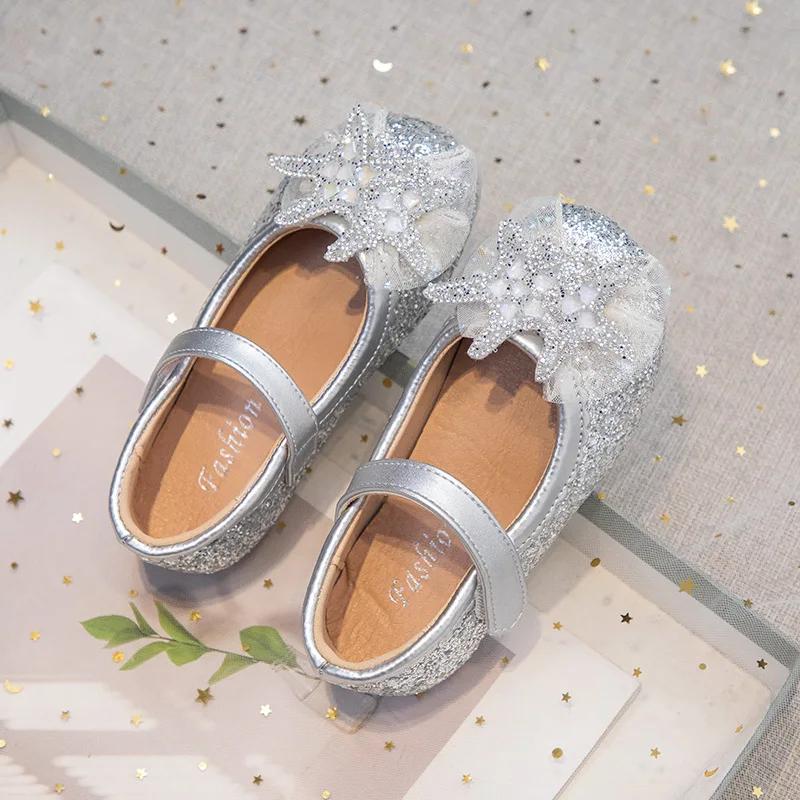 

Весна 2025 Новая коллекция Детские универсальные блестящие туфли-лодочки с мелким вырезом Туфли для вечеринки для девочек «Кристальная принцесса» 30 серебряный