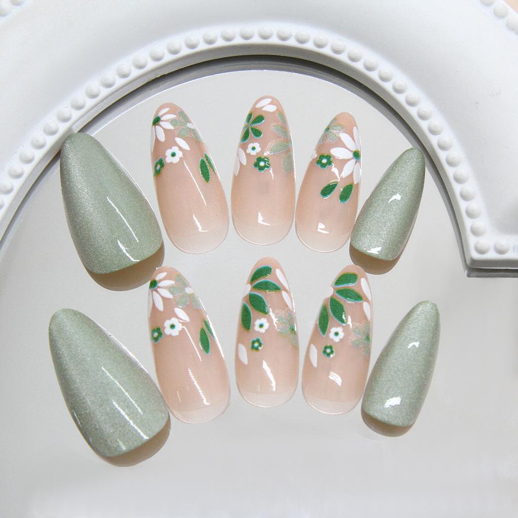 Jasmine Milk Green Cat's Eye Fresh Flower Removable Wearable Armor 24 Pieces Press On Nails