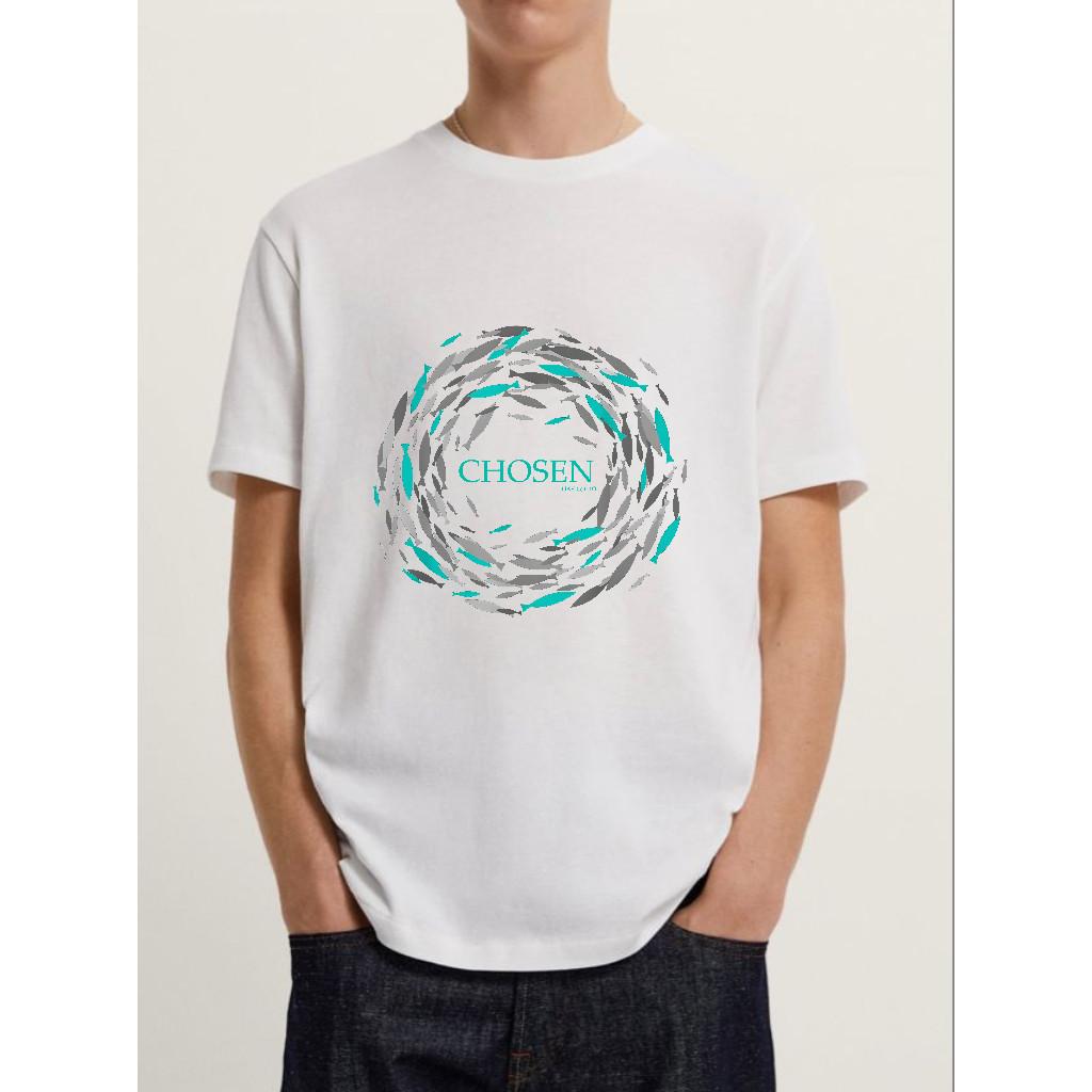 Geselecteerde vissen zwemmen tegen de stroom in bijbel christelijk t-shirt