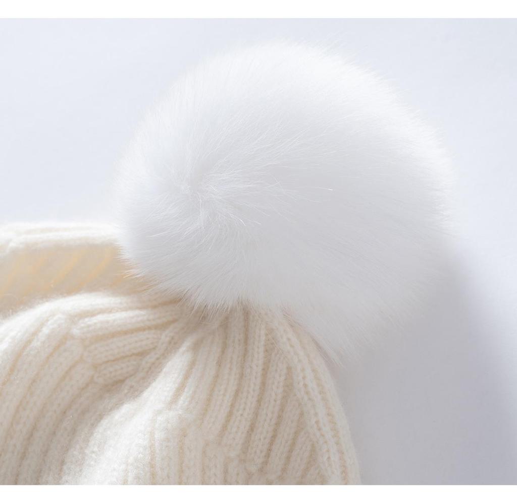 Unisex Cashmere Pom-Pom Hat: Stylish, Knitted, Warm Ear Protection for Autumn & Winter
