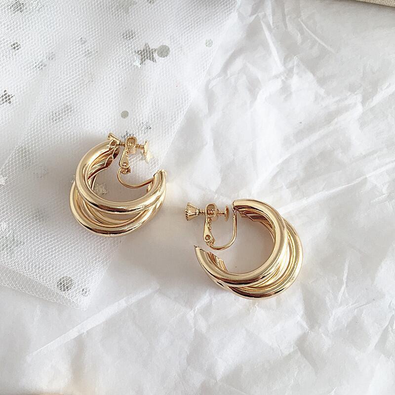 Celebrity's Same Style Metal Earrings Female Earrings Exaggerated Face Show Small Earrings Advanced and Popular Earrings