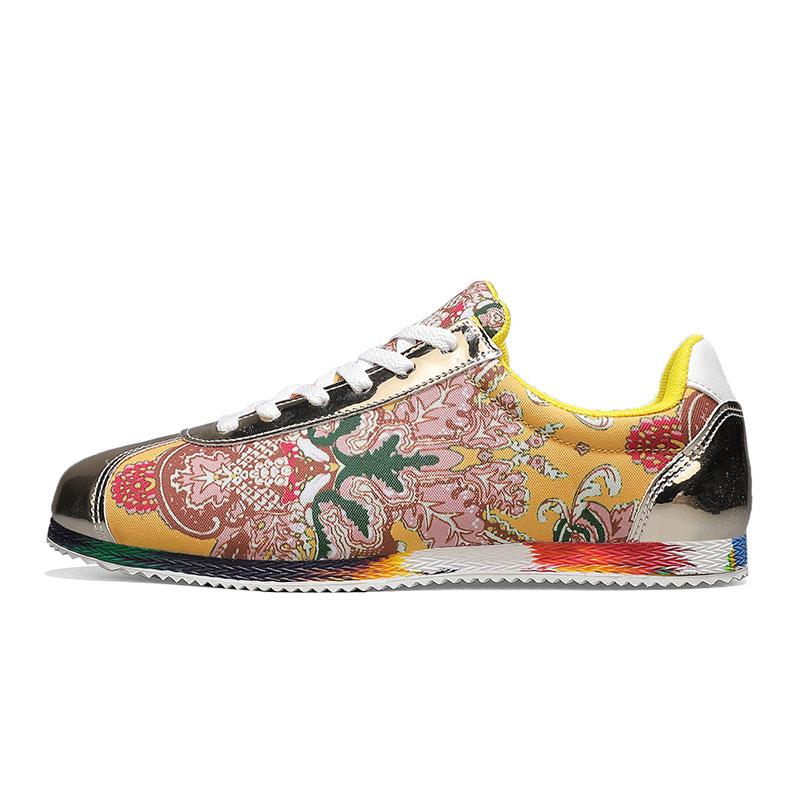 Gamla Peking Tygskor Broderi Blomma Social Kille Manlig Student Fritidsskor Mode Nationell Kinesisk Stil