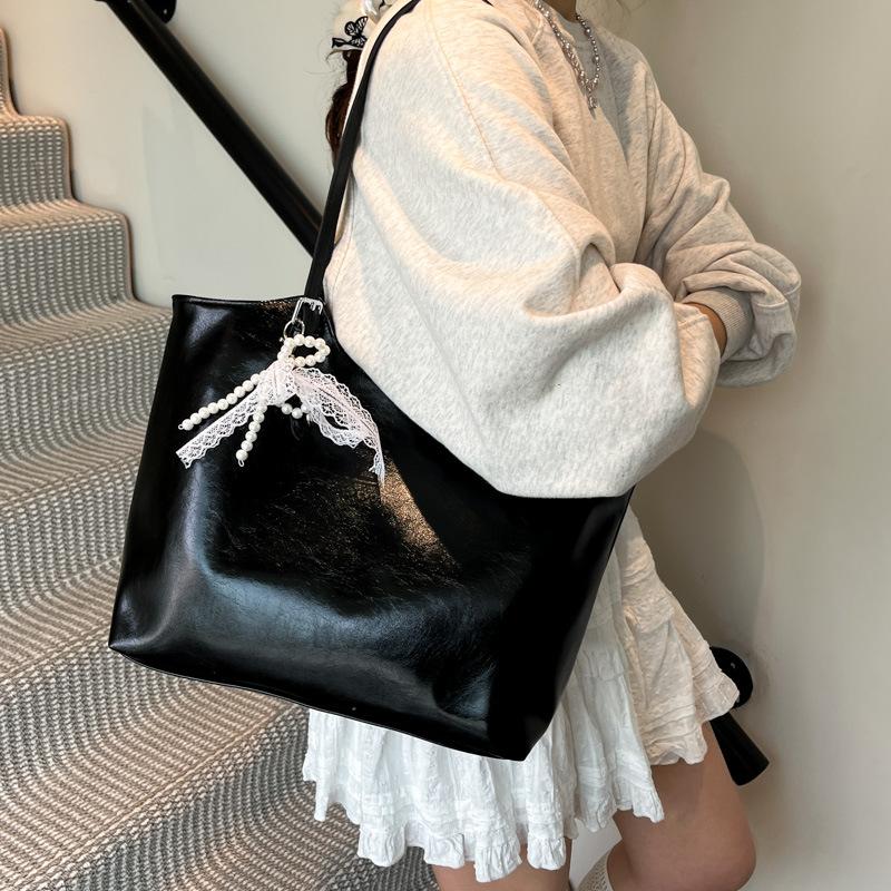 Large capacity tote bag women's 2025 new trend simple Korean version fashion underarm shoulder handbag mother and child bag