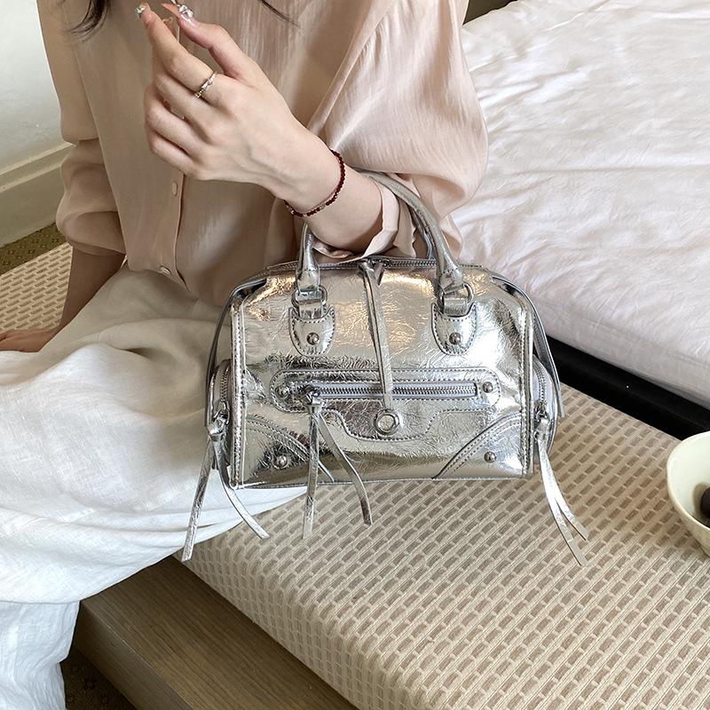 Motorcycle Style Crossbody Bag: Niche Design with High-End Luxury Feel