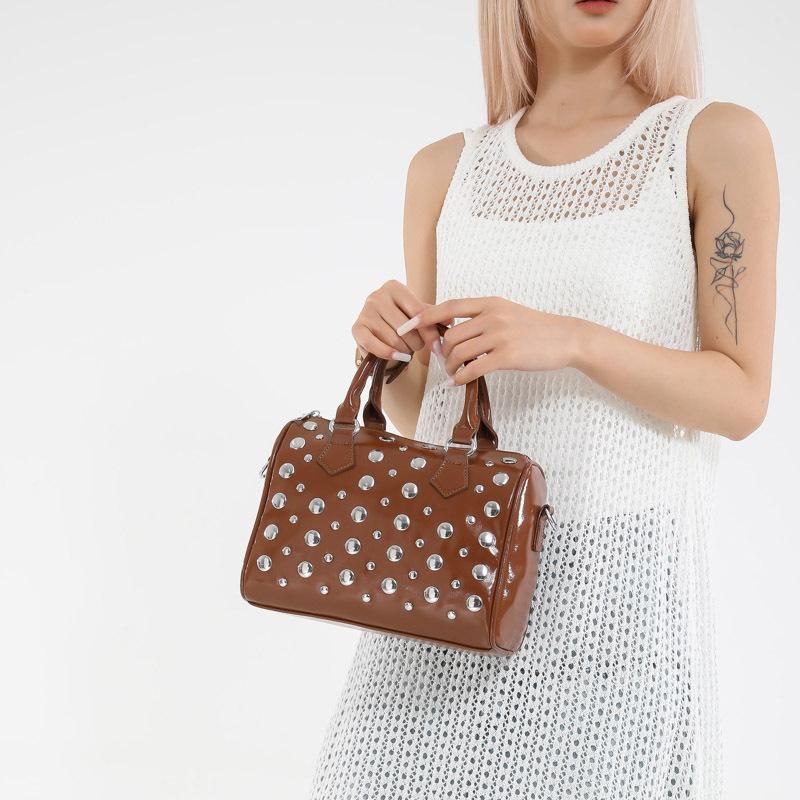 Fashion Ladies PU Leather Rivet Design Boston Handbag Shoulder Bag Tote Bag Bolsos De Mujer Bags for Woman Designer Luxury Bag