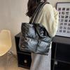 Ielgy Premium Texture Bag Large Capacity Fashion Autumn Winter Cotton Padded Clothes One Shoulder Portable Commuter Tote Bag