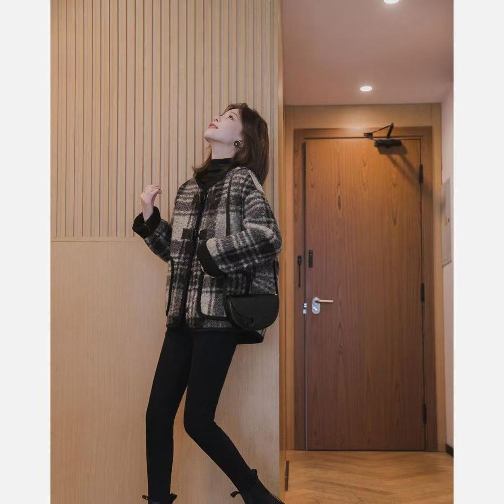 Plaid Woolen Spring and Autumn Lamb Loose Horns Fragrant Wind Plus Velvet Thick Woolen Coat Top