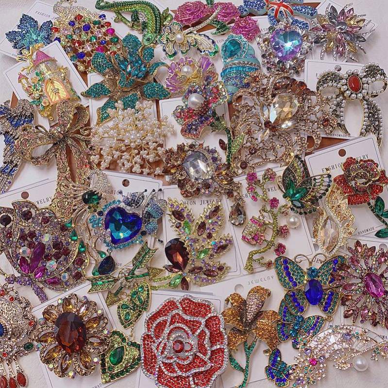 Vintage Luxury Rhinestone Brooch with Full Diamond Setting High-End European and American Court-Style Brooch Statement Jewelry