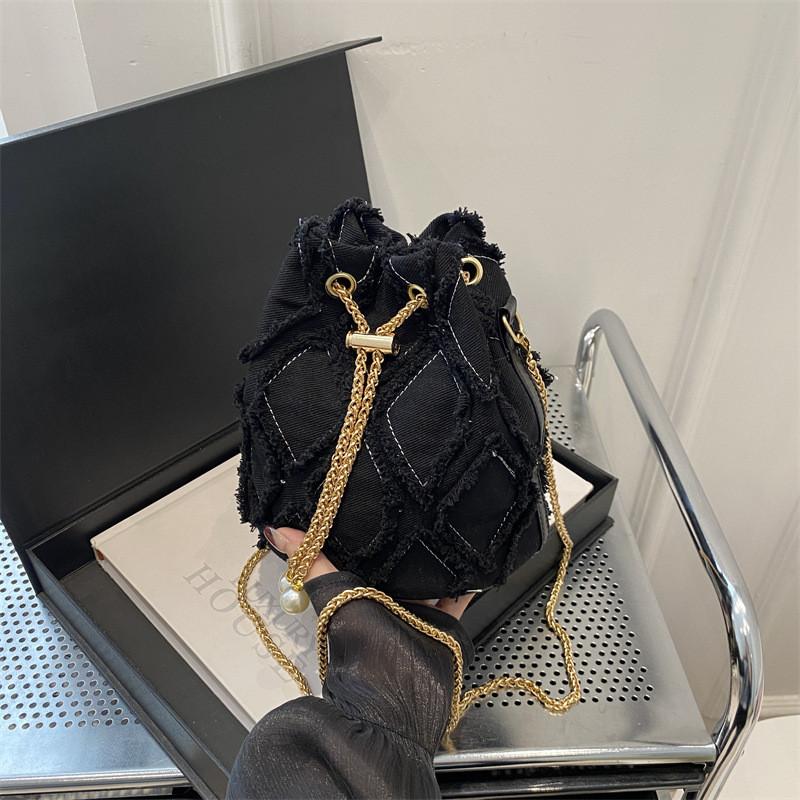 Elegant Black And Pink Canvas Bucket Bag For Women With Chain Shoulder Strap For Trendy Casual Wear