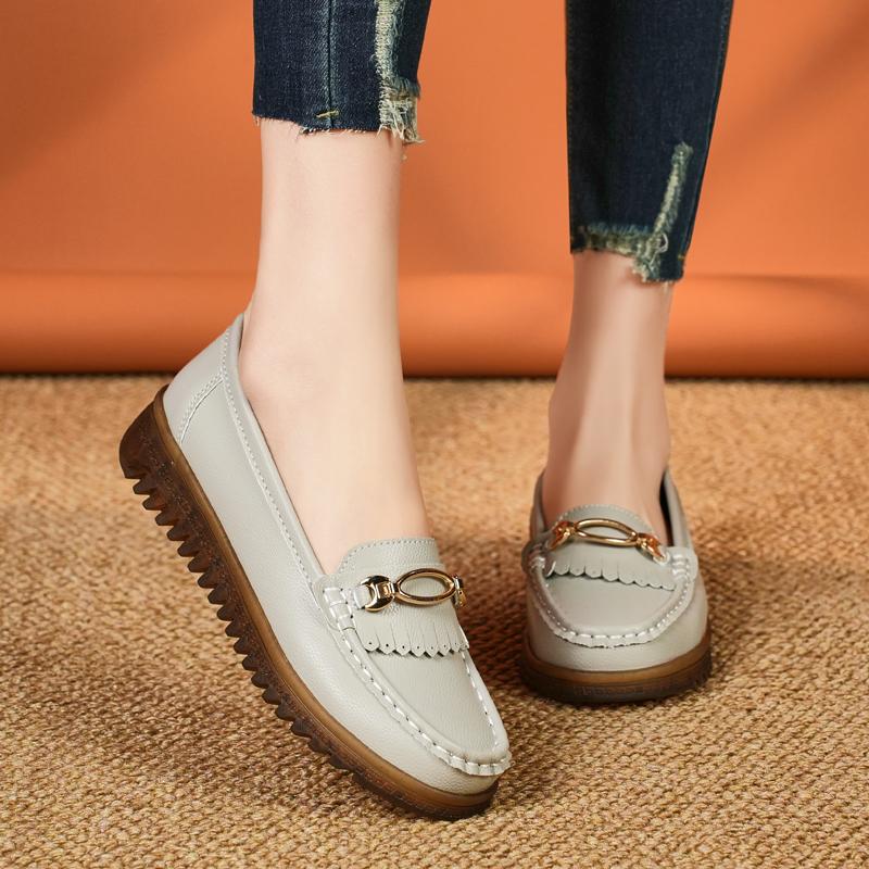 

Casual Women Flat Platform Loafers Ladies Elegant Leather White Shoes for Woman Slip On Moccasin Black Women Shoes Big Size 42 35 сірий колір