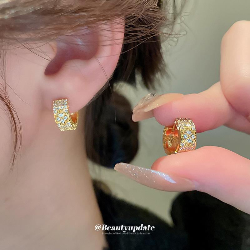 

Новые модные серьги в форме колец с цирконием для женщин в Европе