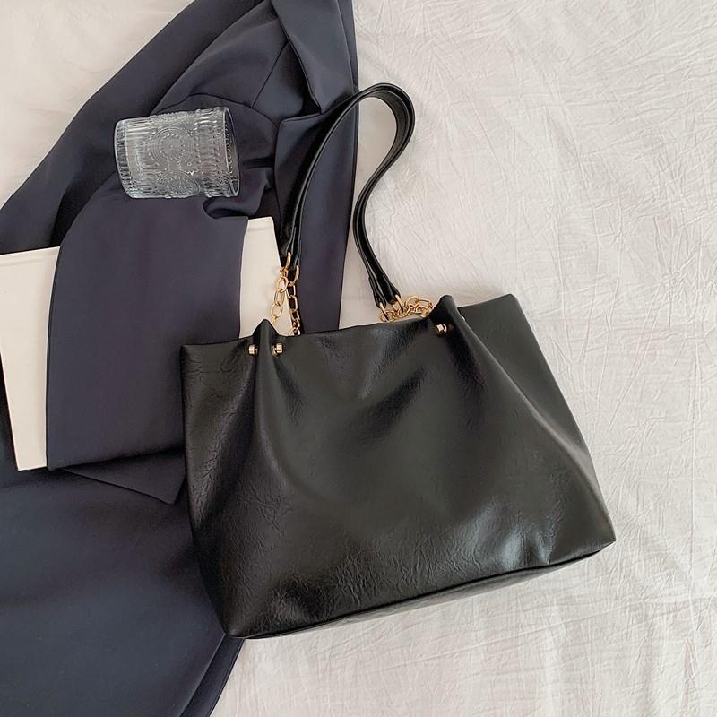 

Сумка женская 2024 новая модная большая вместительная сумка-тоут нишевый дизайн для студентов колледжа класс портативная сумка через плечо чёрный