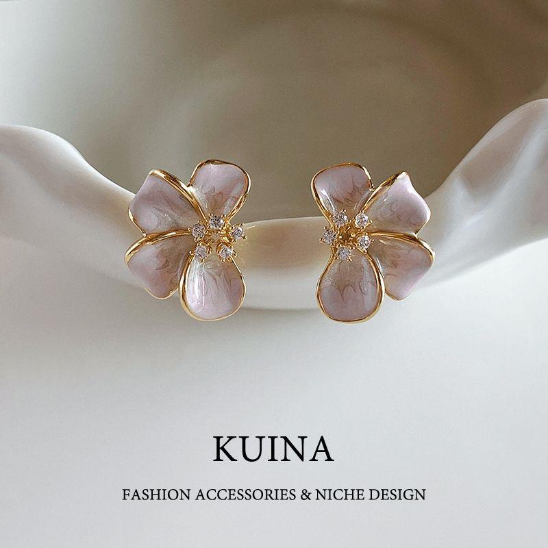 

Розовые эмалевые серьги-пусеты с золотыми цветами, игла из стерлингового серебра, пружина, новинка весна/лето, серьги для женщин, изысканная доступная роскошь, нишевые украшения для ушей As Shown in Pictures