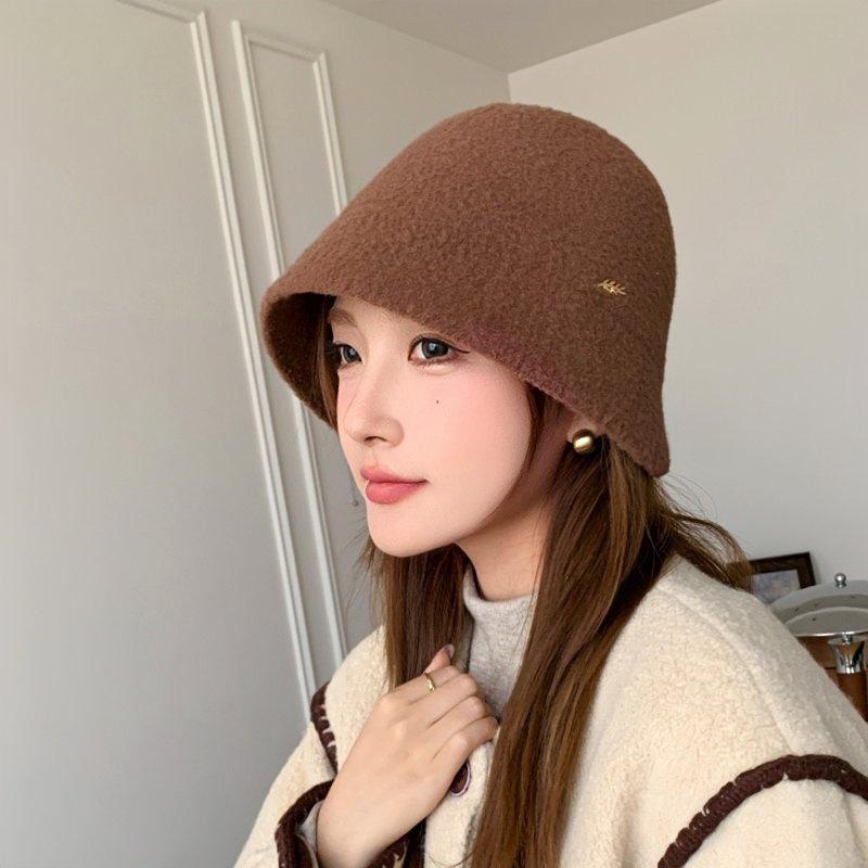 Women's Korean Style Warm Fluffy Letter Bucket Hat for Autumn and Winter Travel