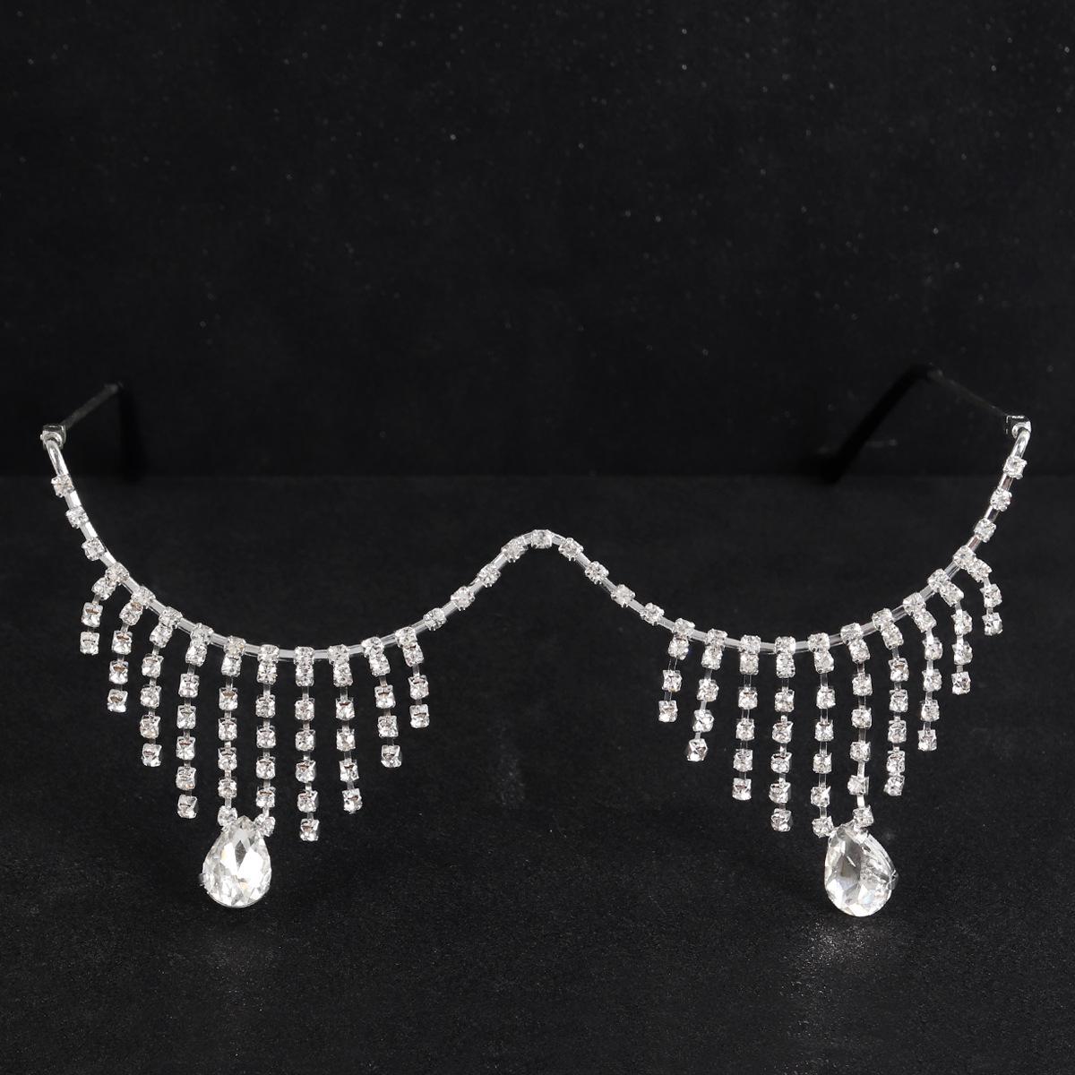 

Sparkling Rhinestone Tassel Eyeglass Chain: Trendy Water Drop Design for Women серебряный