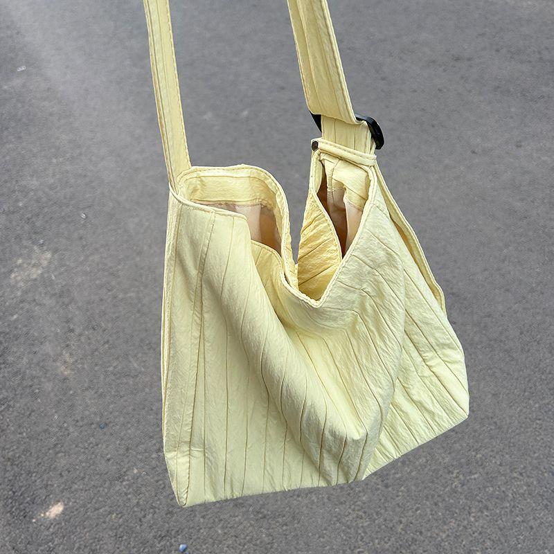 

Niche Style Large Capacity Canvas Bag Women s 2024 New Arrival Early Eight-Way Messenger Bag San Fu Class Shoulder Tote Bag Yellow