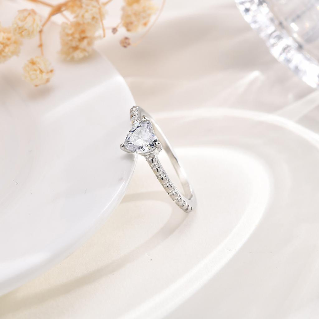 Vnox Women's Heart Love Ring, Sparking Cubic Zirconia Heart Solitaire Wedding Rings, Promise Engagement Ring Gift Anniversary