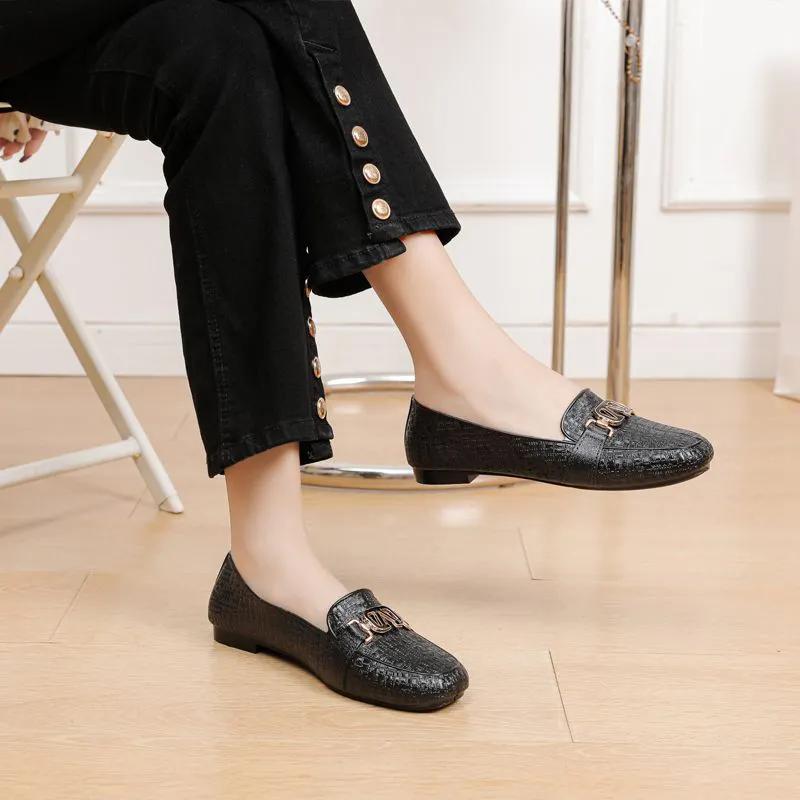 WTEMPO Low Thick Heel Anti Slip Casual Office Ladies Commuting Shoes Women's Spring Summer Large Size Solid Color Single Shoes