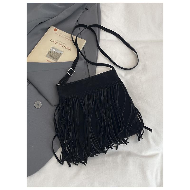 Niche Design Bag Women's Autumn  New Fashion Matte Shoulder Messenger Bag Texture Fringed Tide Bucket Bag