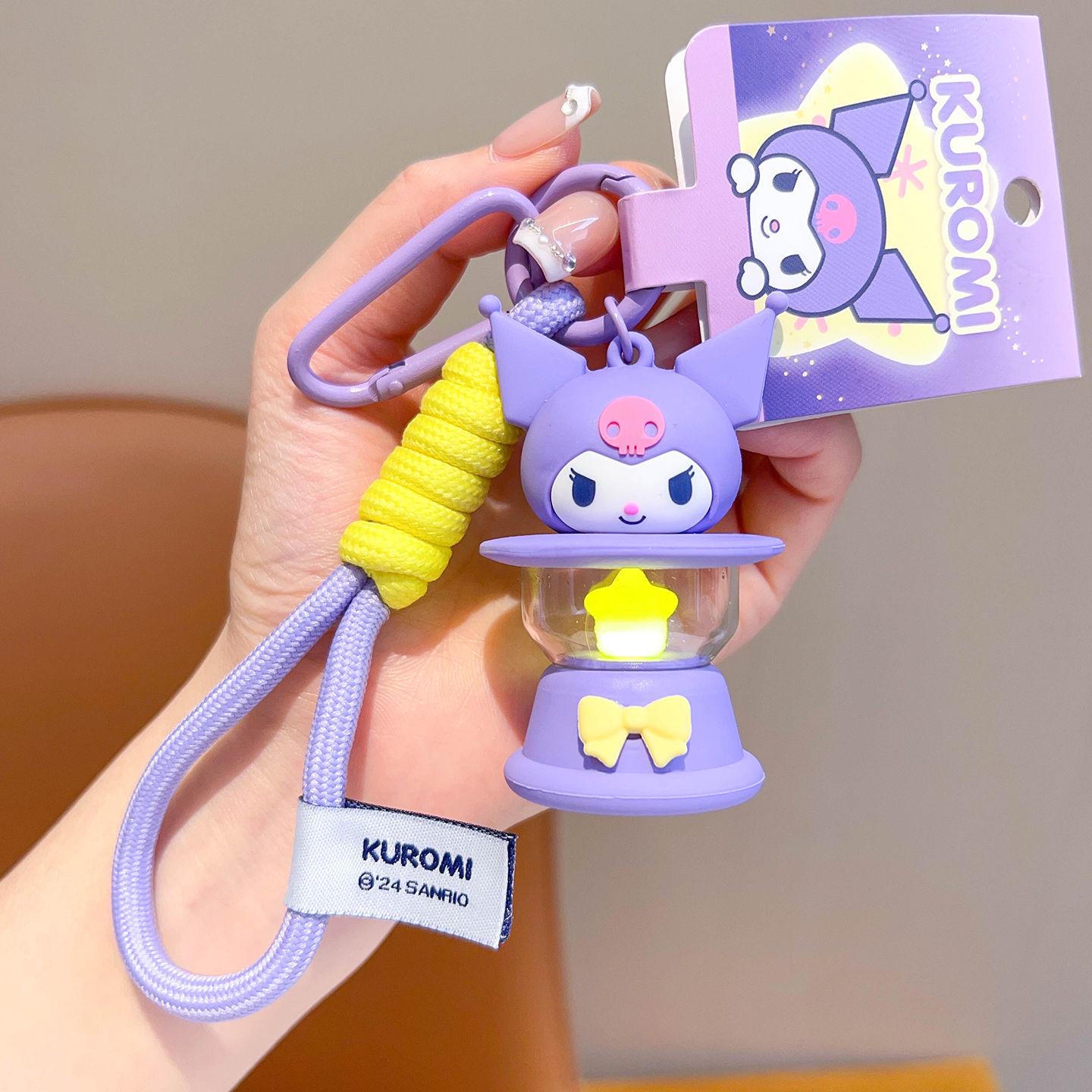 Брелок-керосиновый ночник «Семья Sanrio»: Милый мультяшный подвеска-брелок для рюкзака Подарок
