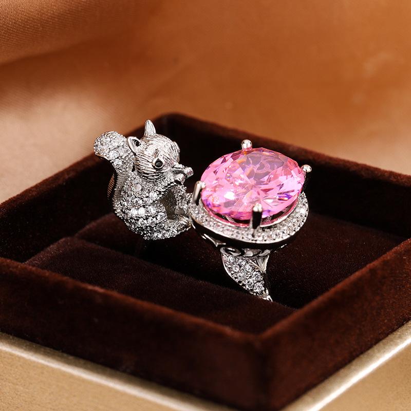 Colored Girl Ring Simulation St. Mary Sugar Cube Gem Squirrel Ring