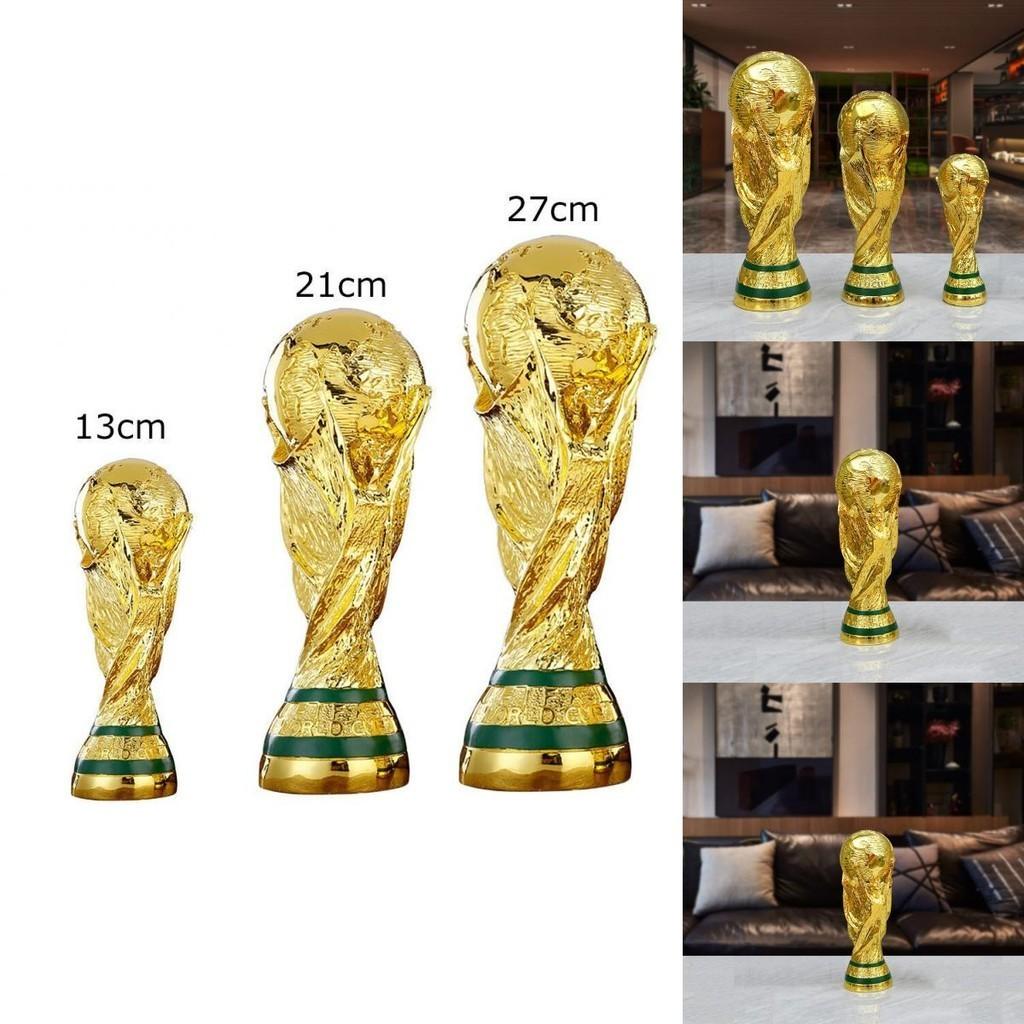 Prächtiger Herkules-Pokal der FIFA Fußball-Weltmeisterschaft 2022 in Katar