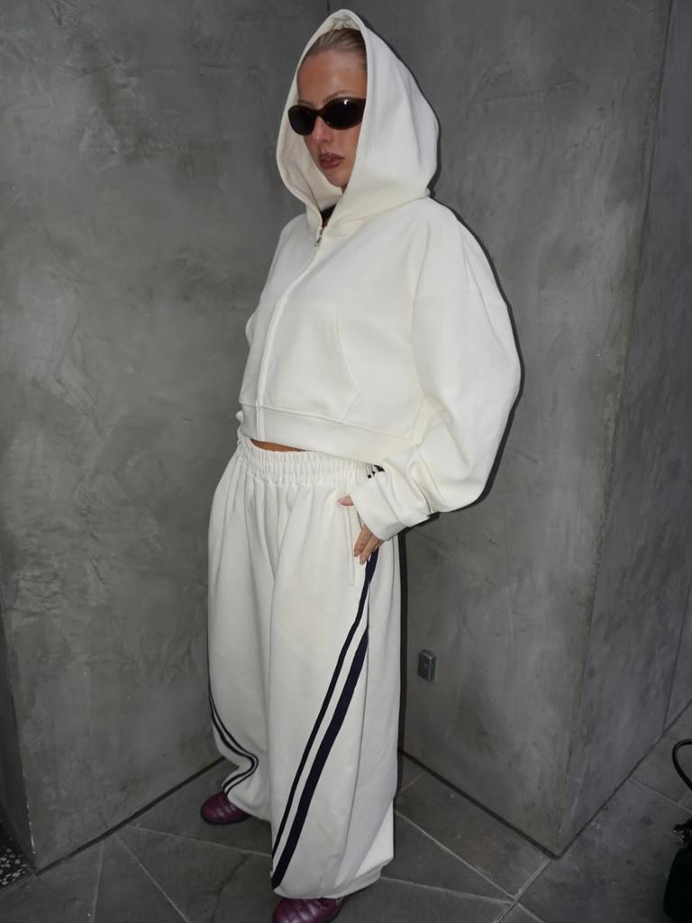 Tuta sportiva a righe retrò americana 2026 da donna con cerniera corta, felpa con cappuccio, pantaloni della tuta a gamba larga a righe, set da due pezzi