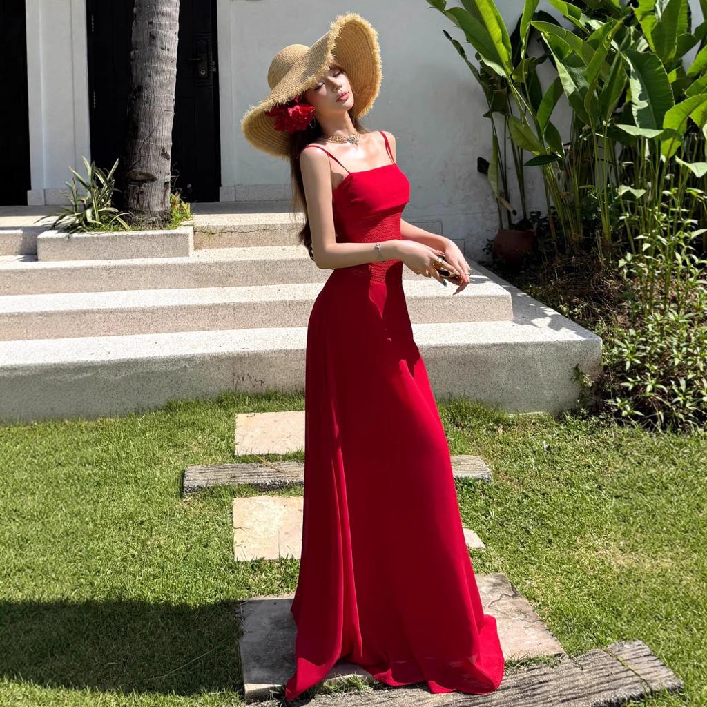 Hong Kong-style vintage red strapless spaghetti A-line dress, long elegant slim gown, elegant and sophisticated