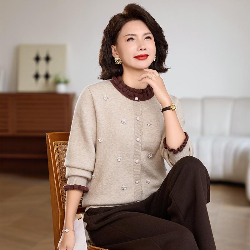 Stylish Velvet Cardigan for Middle-Aged & Elderly Women - Autumn/Winter Thick Warm Sweater