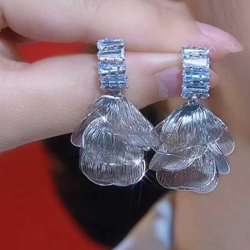 French Hollow Silver Petal Zirconia Earrings: Versatile, Cool Style Studs