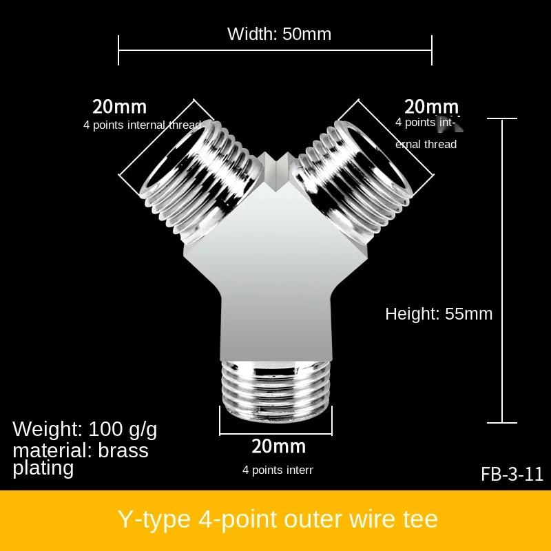 Der Dreiwege-Wasserverteiler aus Kupfer lässt sich direkt mit den 1/2-Zoll-Wasserhahn-Dreiwege-Verteiler-Wasserrohranschlüssen verbinden.
