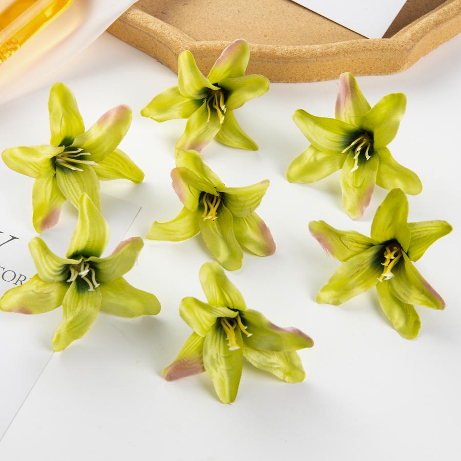 Konstgjorda Blommor Siden Lilja Bröllop Brudfölje Trädgård Hemma Festival Krans Tillbehör DIY Godislåda Gåva Scrapbook Hot sales