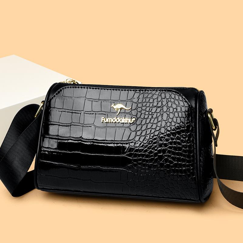 Vintage Hot Diamond Small Square Bag Trendy Women's Fashion Versatile Bag Soft Leather Texture Shoulder Messenger Bag