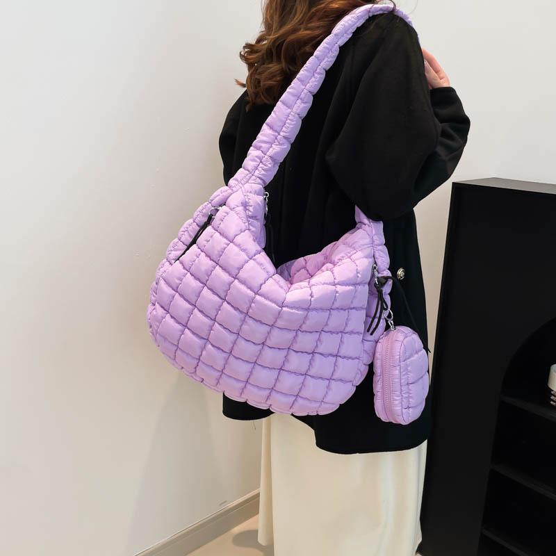 Gefaltete Wolkentasche Mode Buchstaben-Tasche Ein Schulter-Handheld Knödeltasche Daunenbaumwolle Achseltasche für Damen