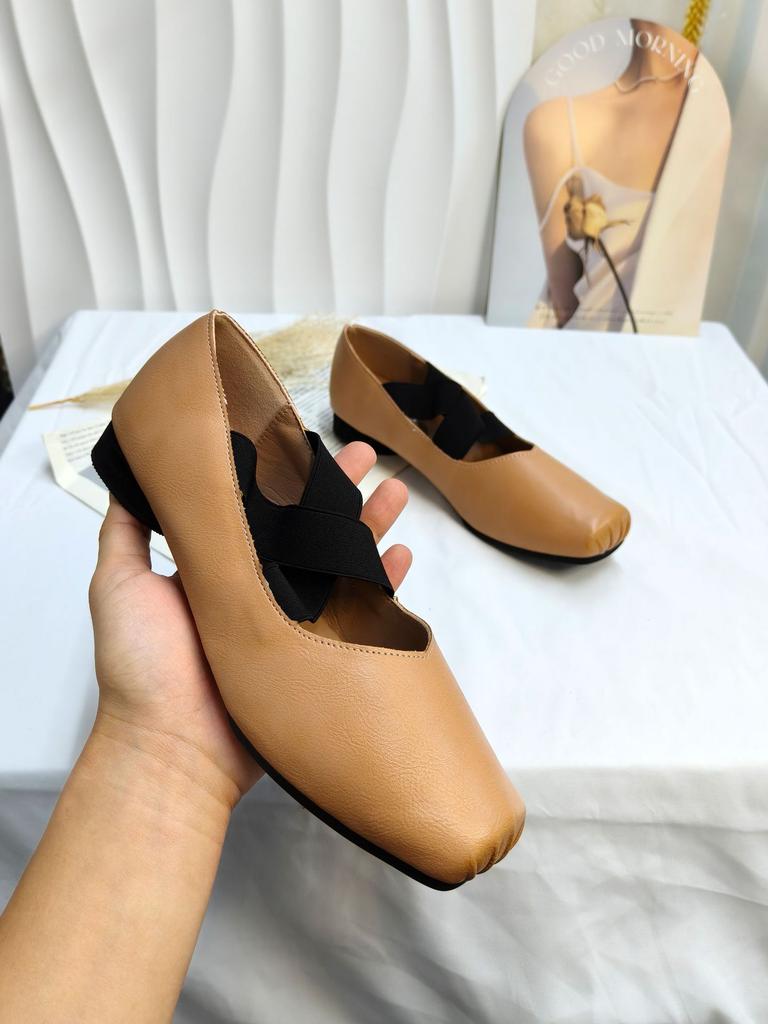 Punkt zweites Haar! Mode vielseitig neue Schweinenase quadratische Zehe poliert Retro Kreuzriemen dicker Absatz Ballerinas einzelne Schuhe