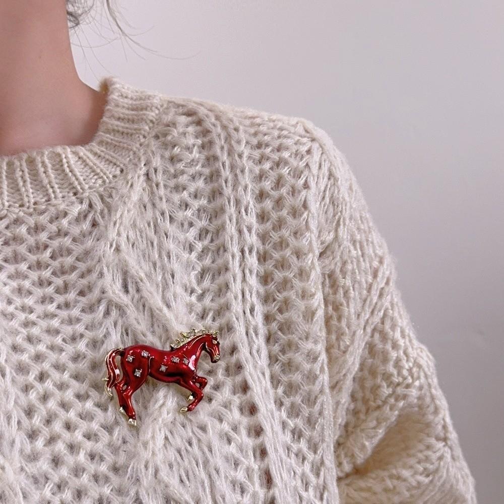 Horse Year Zodiac Horse Head Brooch Fashion Jewelry Metal Pony Badge Pin  New Year Party