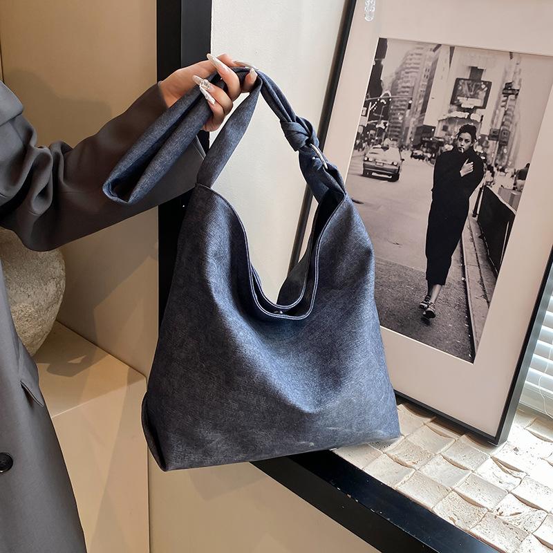 Shoulder Bag Women's New Fashion Versatile Messenger Bag Large-capacity Commuter Tote Bag