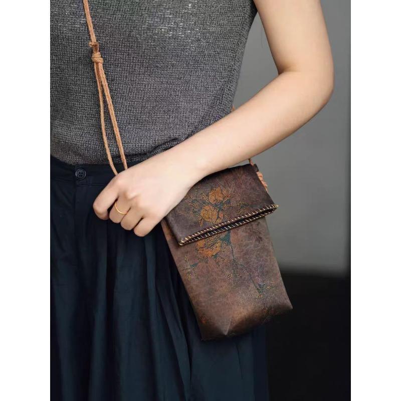 

Twin Sisters Original Fragrant Cloud Yarn Handmade Flip Carry-on Bag Portable Shoulder Crossbody Mobile Phone Bag Versatile New Chinese Style