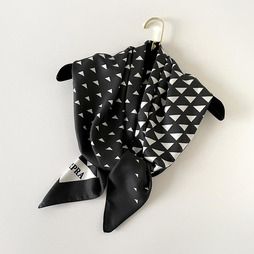 Nový tištěný hedvábný šátek čtvercový šátek černobílý jednoduchý čtvercový šátek dámský šátek na ochranu před sluncem