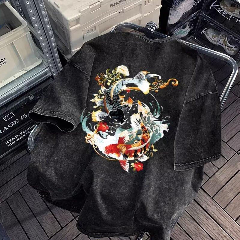 

4 Summer New Short-Sleeved T-Shirt Embroidered Flowers Open Koi Fish Printing Shirt Personalized National Tide Chinese Style Loose Couple Shirt 5XL сірий колір