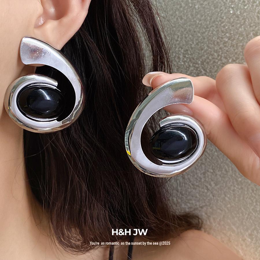Steel Needle Geometric Spiral Stud Earrings New European and American Niche Design Earrings Light Luxury High Sense Personalized Earrings Women